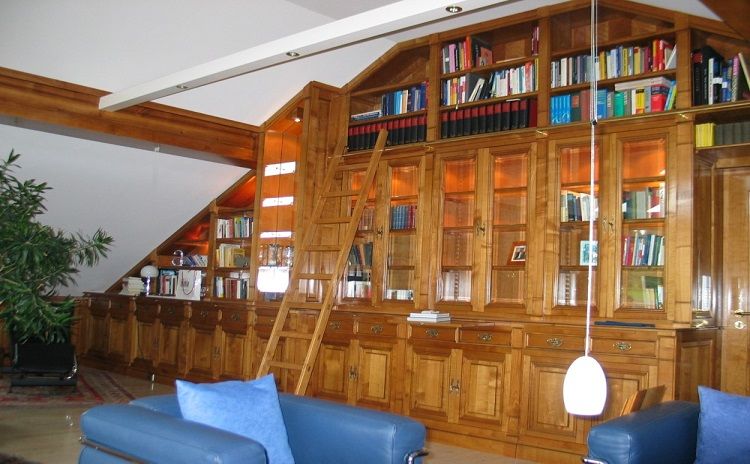 Bibliothèque sous combles